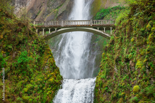 Fototapeta Naklejka Na Ścianę i Meble -  Multnomah Falls at Columbia River Gorge National Scenic Area