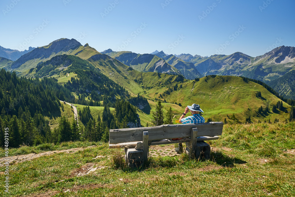 Tannheimer Bergpanorama-Blick vom Neunerköpfle Tannheimer Bergpanorama-Blick vom Neunerköpfle