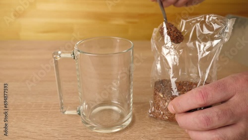 To prepare a therapeutic decoction, flax seeds are poured with water.