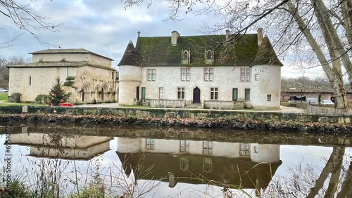 castle on the river Gradignan Cayac
