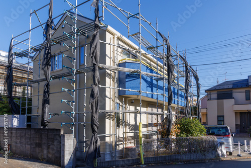 住宅の外壁塗装のための足場