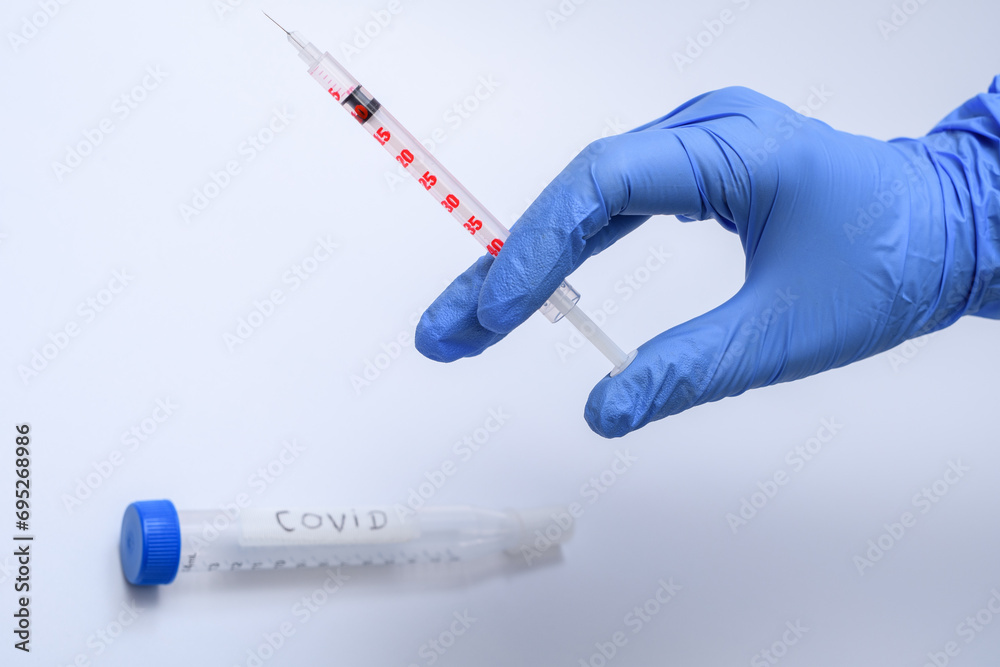 Szczepienie na grypę i covid-19  - obrazy, fototapety, plakaty 