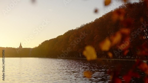 Coucher de soleil sur le lac d'Annecy en automne