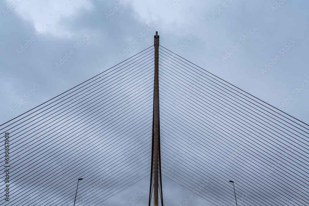 Geometric symmetry of a modern cable-stayed bridge Geometric symmetry of a modern cable-stayed bridge