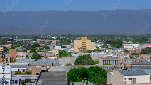 Canvastavla Vista aérea de la ciudad de San Fernando del Valle de Catamarca al atardecer con