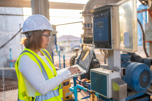 Environmental engineers work at wastewater treatment plants,Water supply engineering working at Water recycling plant for reuse,Check the amount of chlorine in the water to be within the criteria.