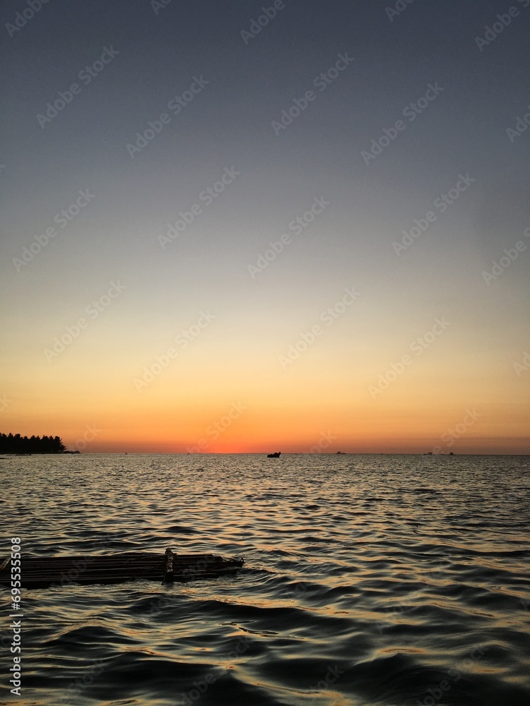 Fototapeta premium Ocean ripple sunset