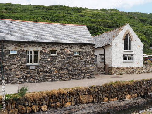 Boscastle - ein Küstenort in der Gemeinde Forrabury im Norden der englischen Grafschaft Cornwall an der Atlantikküste. Der Ort liegt in einem schmalen Tal an der Mündung der Flüsse Jordan, Valency und photo