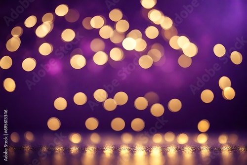 alumbrado de luces navideñas doradas decorativas sobre fondo morado desenfocado photo