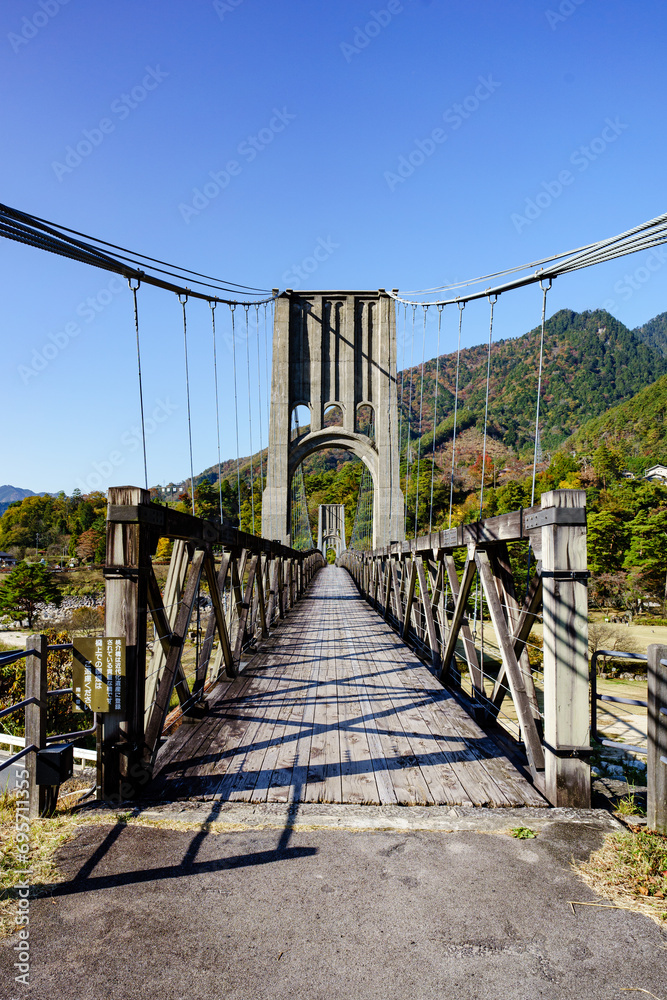 Fototapeta premium 木曽川の桃介橋