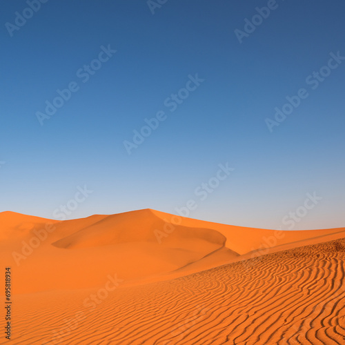 sand dunes in the desert © ethgazer