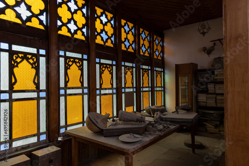 Details of old Baghdadi homes  the collectibles they contain  and creativity in designing homes and home components