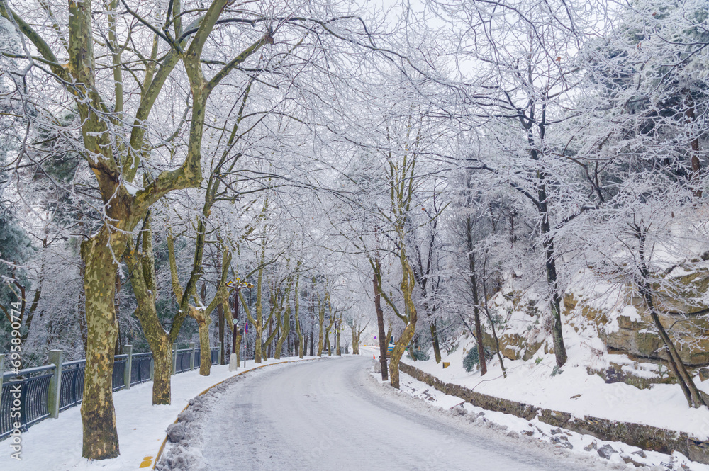 Winter snow scene in Lushan/Mountain Lu National Park Scenic Area, Jiujiang, Jiangxi, China Winter snow scene in Lushan/Mountain Lu National Park Scenic Area, Jiujiang, Jiangxi, China