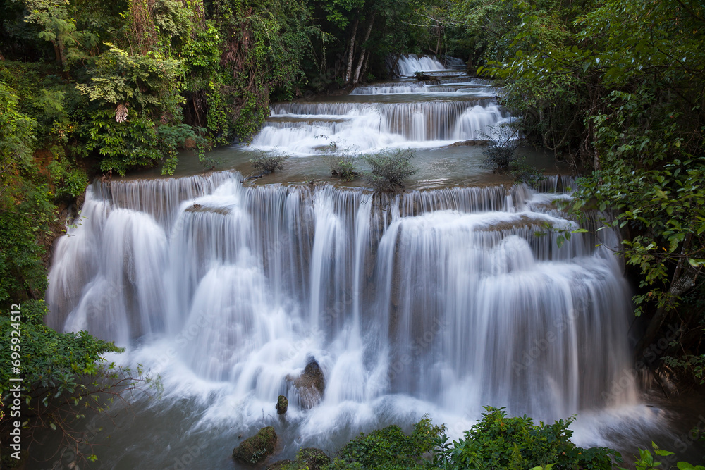 Obraz premium Huay Mae Khamin Waterfall is originated from Kala mountain range. The waterfall is situated on the east of Sri Nakarin Dam national park.Kanchanaburi province,Thailand