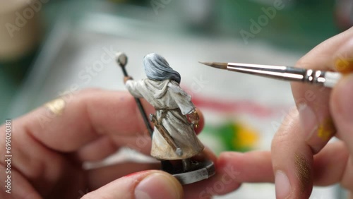 painting minis, miniatures for rpg game, old wizard 