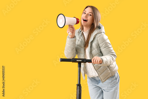 Young woman with electric s...