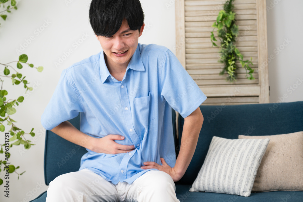私服姿の若い男性　ライフスタイルイメージ