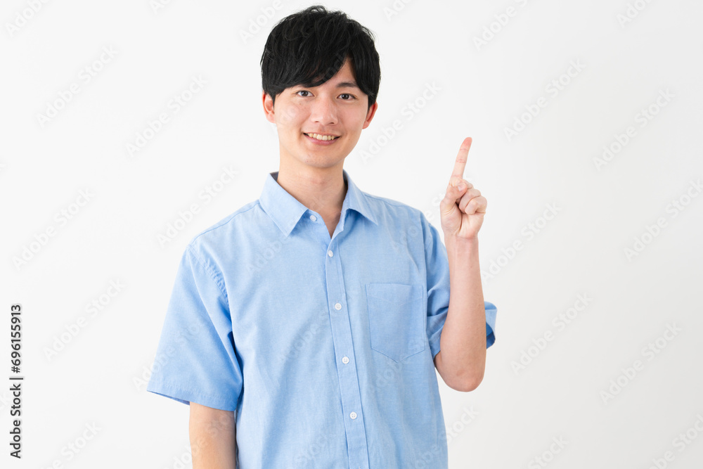 私服姿の若い男性 ライフスタイルイメージ 私服姿の若い男性 ライフスタイルイメージ