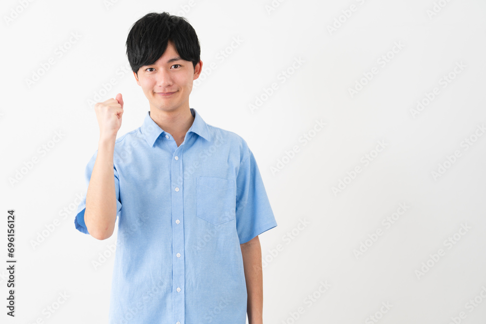 私服姿の若い男性　ライフスタイルイメージ