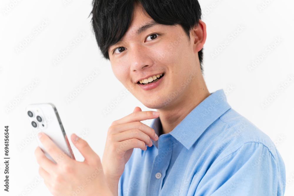 私服姿の若い男性　ライフスタイルイメージ