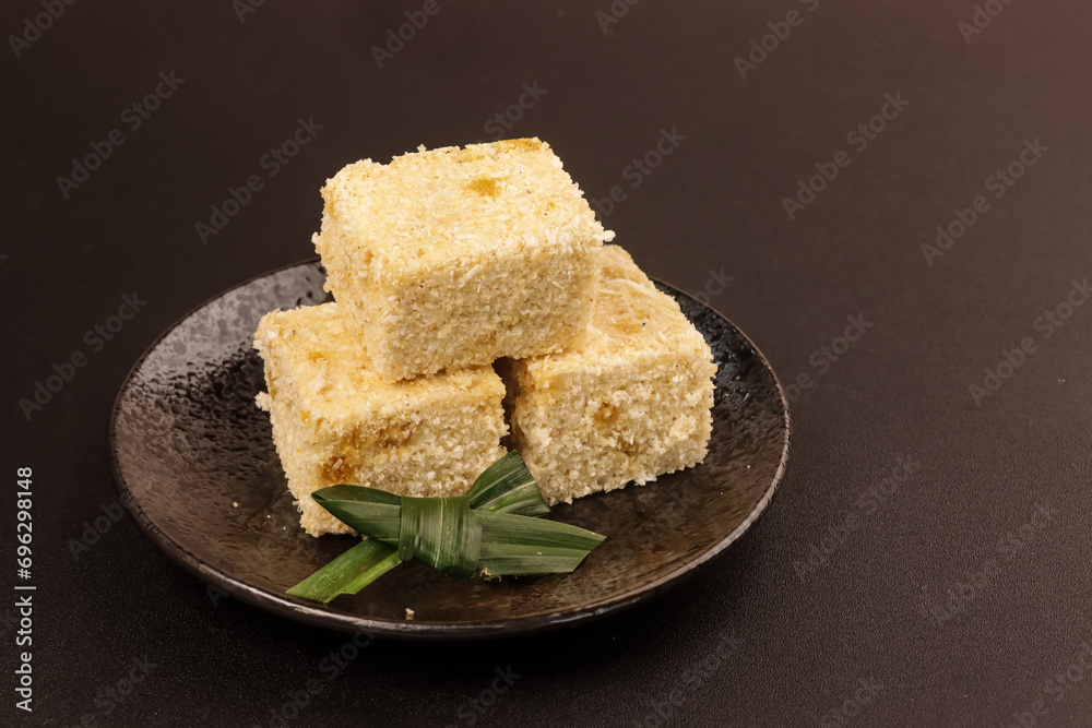 Tiwul Kukus is Indonesian Traditional Steamed Cake made from Cassava and Grated Coconut. 