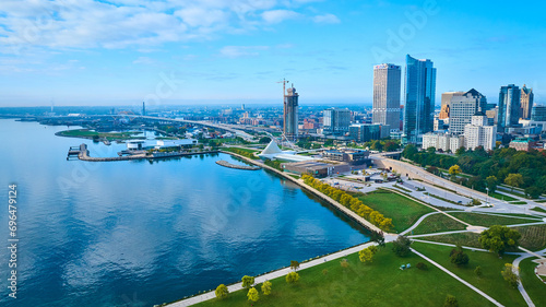 Konstfotografi Aerial Milwaukee Skyline and Waterfront Park by Lake Michigan