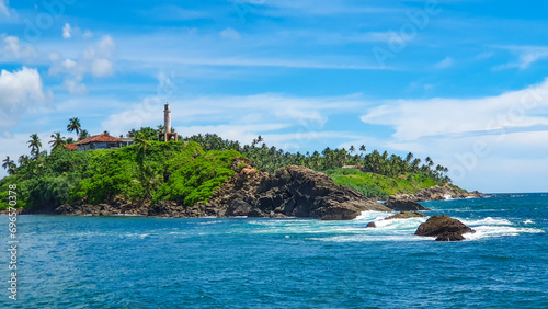 Mirissa, Sri Lanka: Küste um den Leuchtturm photo