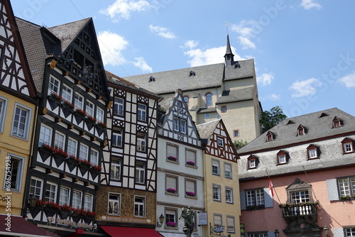 Fachwerkhäuser und Kapuzinerkloster in Cochem photo