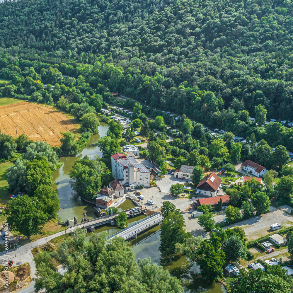Ausblick auf die Kratzmühle im Naturpark Altmühltal zwischen Kinding und Beilngries