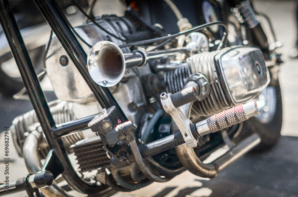 Obraz premium chopper motorcycle engine close up
