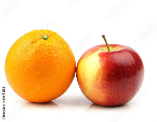Orange und Apfel isoliert auf weißen Hintergrund, Freisteller
