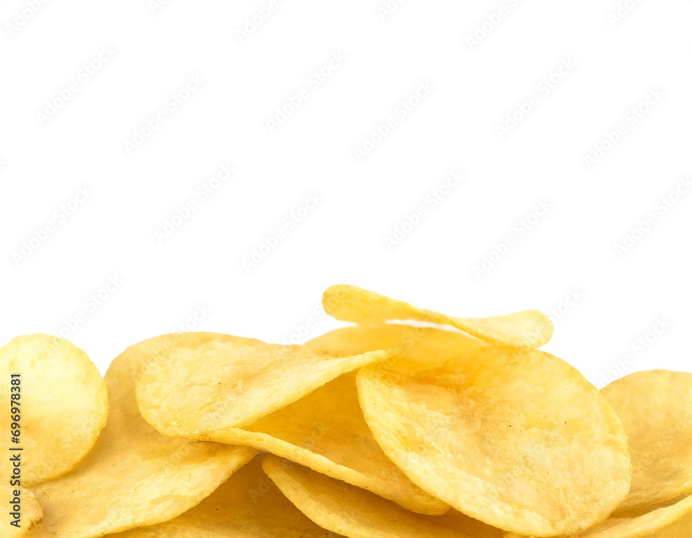 Kartoffelchips am unteren Bildrand isoliert auf weißem Hintergrund, Freisteller Kartoffelchips am unteren Bildrand isoliert auf weißem Hintergrund, Freisteller