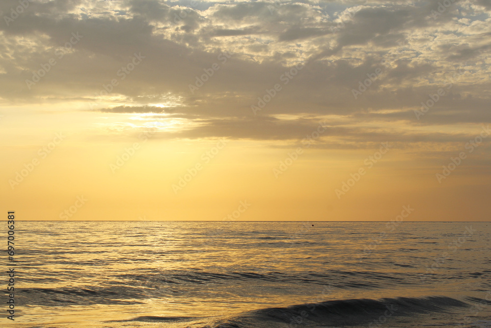 Obraz premium sunset over the sea