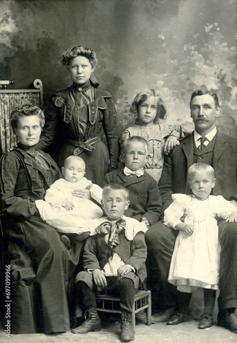 Antique 1880's Photo Of a Large Family of Eight Showing the Fashion of the 1880's.
