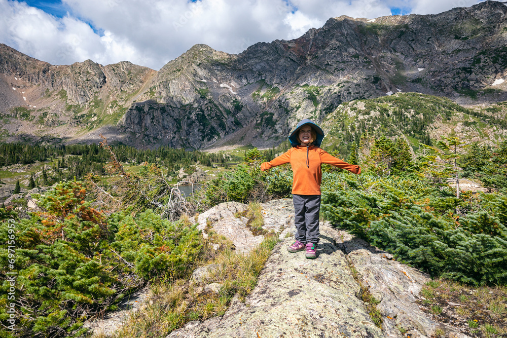 Obraz premium Happy girl in the mountains, Colorado