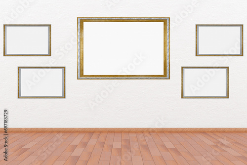 Cornici, quadri vuoti in mostra su muro bianco. Cinque cornici con spazio vuoto per inserimento di testo o immagini. Cornici argento e oro. photo