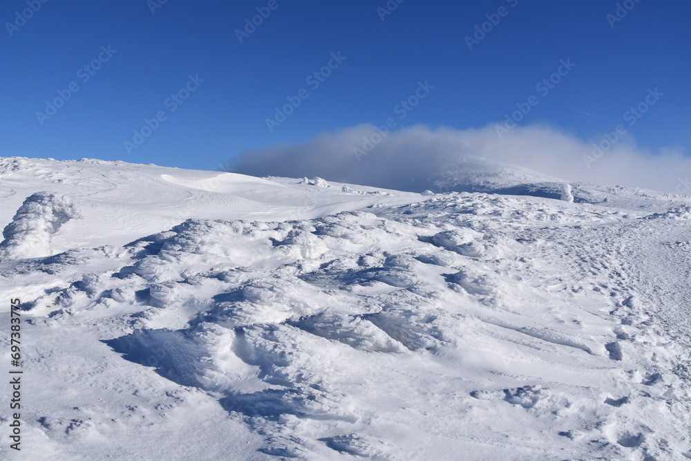 landscape, winter, snow, mountains, frost, white, cold, snowdrifts, search, trails, avalanche danger, Babia Góra, Poland,