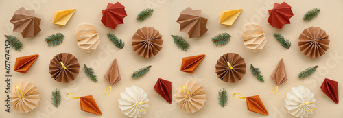 Paper Christmas tree toys w...