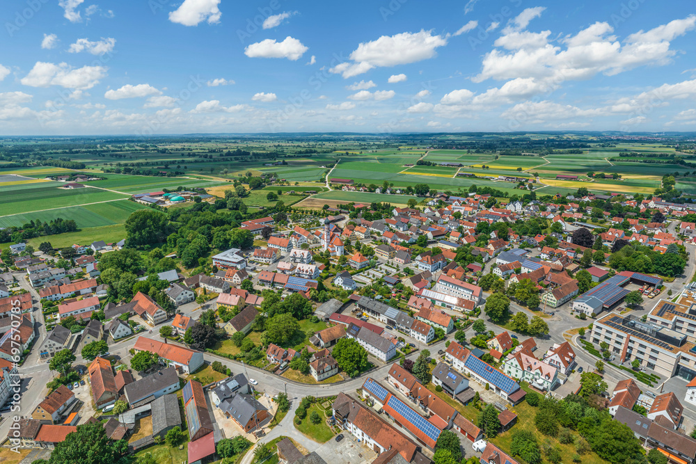 Mertingen an der Schmutter in Schwaben, Blick auf das Ortszentrum der Gemiende