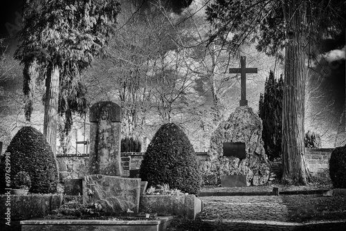 Alter Friedhof in schwarzweiß