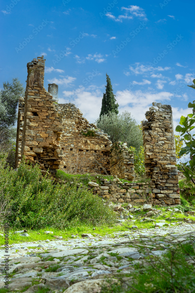 Φωτογραφία The Old Village of Doganbey in Soke District of Aydin Province and Its Stone Houses with Its Authentic Architecture