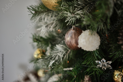 Christmas tree decorations (ID: 698066924)
