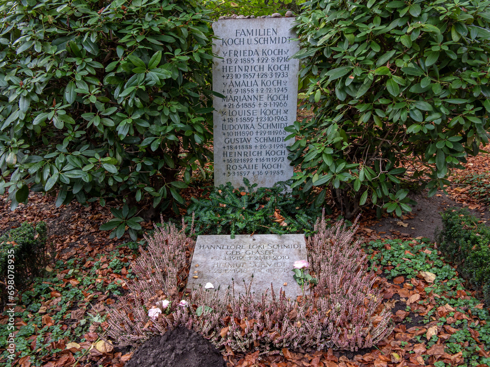 Grave of the Former Chancellor Helmut Schmidt and his Wife Loki Schmidt at Ohlsdorf - obrazy, fototapety, plakaty 