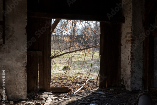 stary  opuszczony  izba  wn  trza  architektura  dom  brudny  drewna  ruina  zniszczony