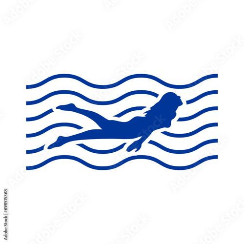 Logo vacaciones de verano. Buceo libre. Silueta de mujer desnuda buceando con olas de mar