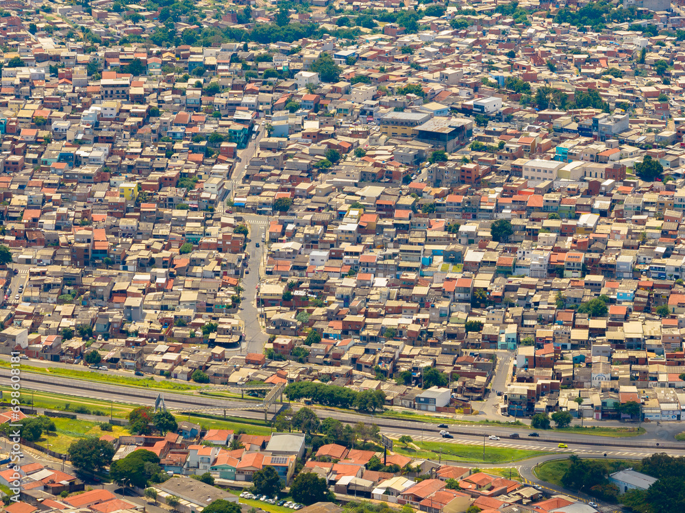 Vista aérea da região do Parque Oziel ou Jardim Monte Cristo na cidade de Campinas. São Paulo
