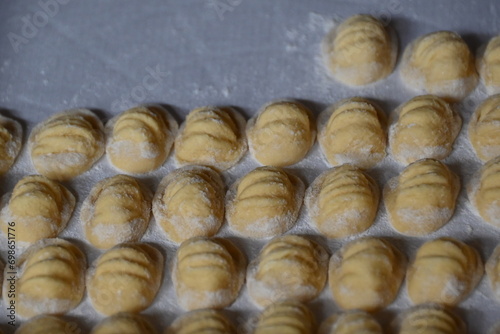 Pasta fresca a mano tradizione Cuneo Piemonte Crouset sagra