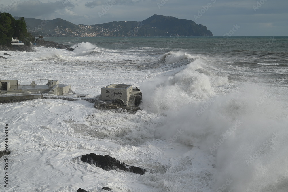 Mareggiata spettacolare nel golfo paradiso di Genova