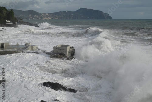 Obraz na płótnie Mareggiata spettacolare nel golfo paradiso di Genova w salonie