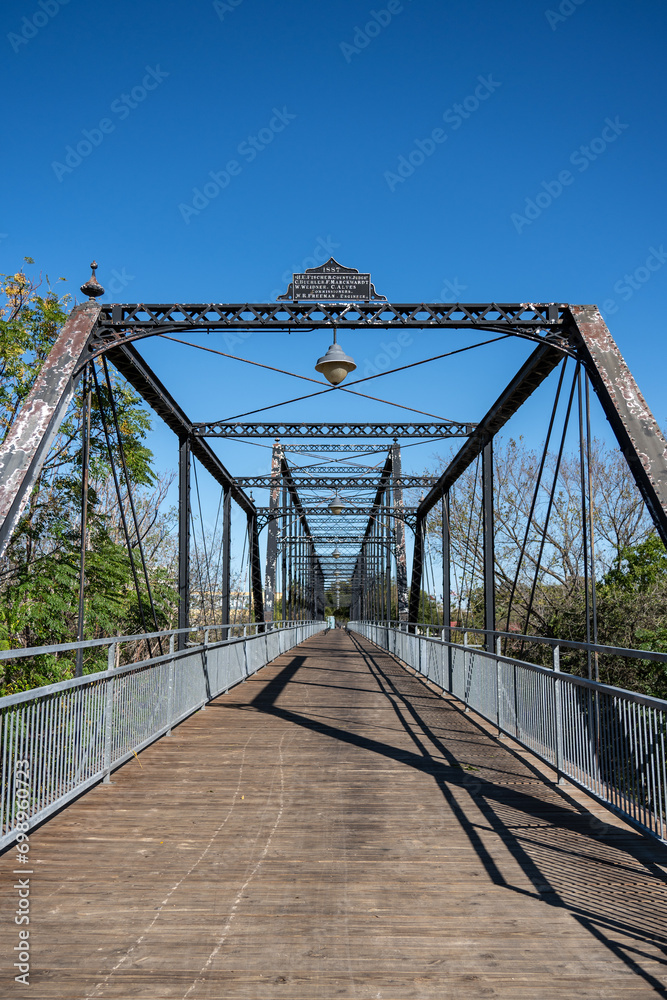 Die historische Faust Street Bridge